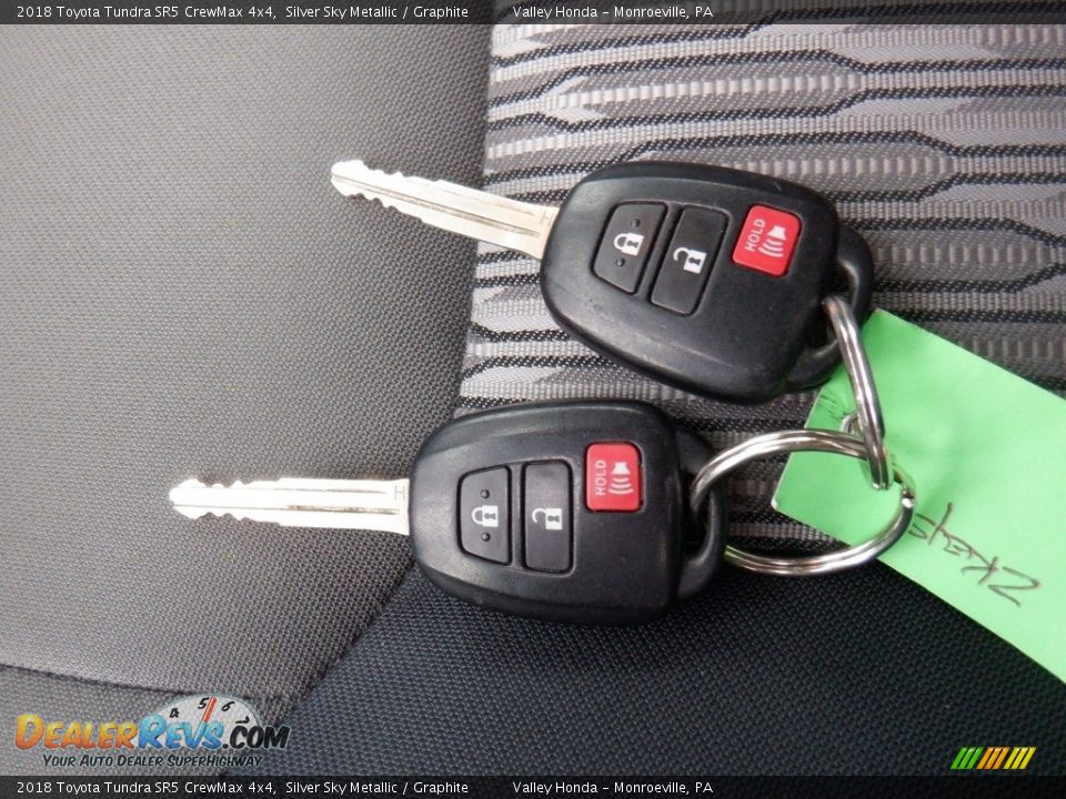 Keys of 2018 Toyota Tundra SR5 CrewMax 4x4 Photo #35