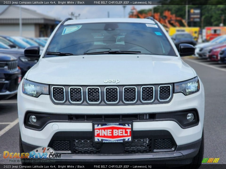 2023 Jeep Compass Latitude Lux 4x4 Bright White / Black Photo #2