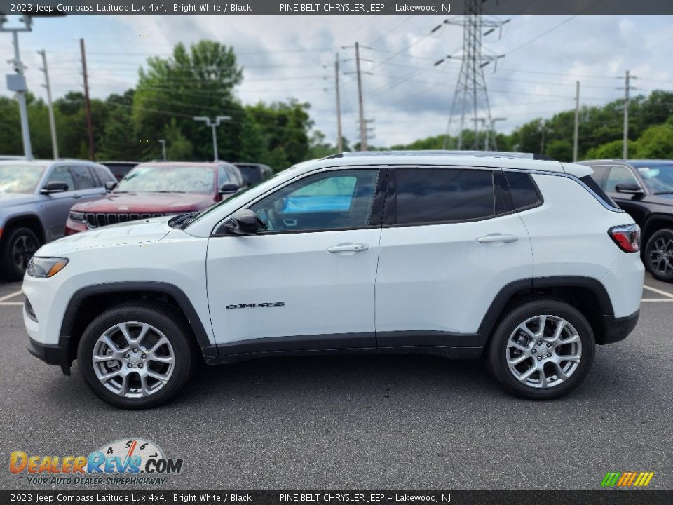 2023 Jeep Compass Latitude Lux 4x4 Bright White / Black Photo #3