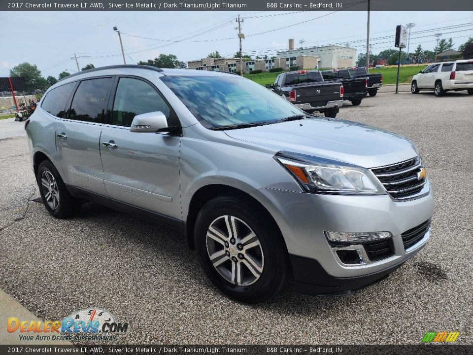 2017 Chevrolet Traverse LT AWD Silver Ice Metallic / Dark Titanium/Light Titanium Photo #4