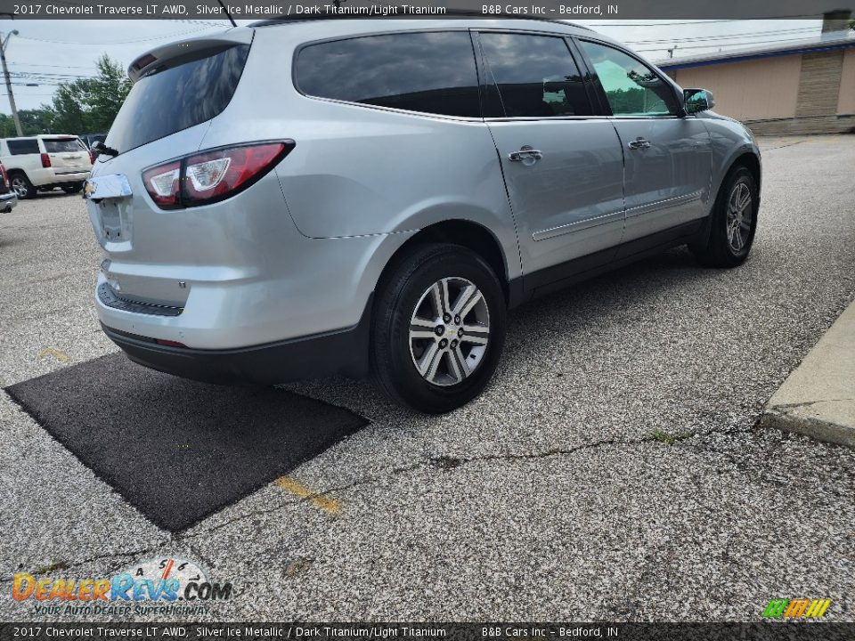 2017 Chevrolet Traverse LT AWD Silver Ice Metallic / Dark Titanium/Light Titanium Photo #5