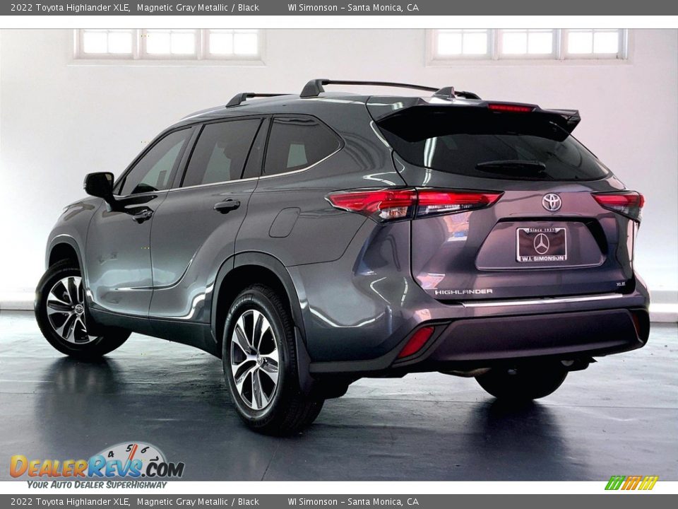 2022 Toyota Highlander XLE Magnetic Gray Metallic / Black Photo #10