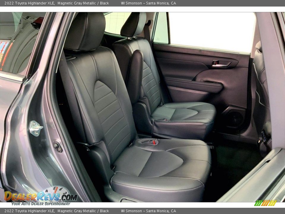 Rear Seat of 2022 Toyota Highlander XLE Photo #19