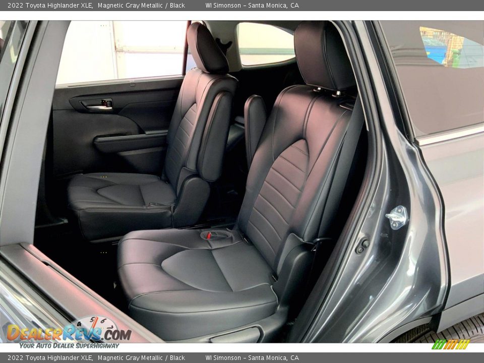 Rear Seat of 2022 Toyota Highlander XLE Photo #20