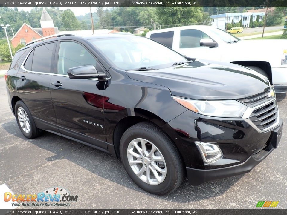 Front 3/4 View of 2020 Chevrolet Equinox LT AWD Photo #1