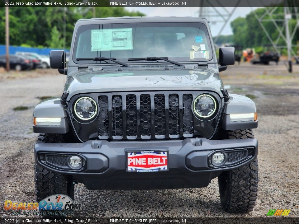 2023 Jeep Gladiator Willys 4x4 Sting-Gray / Black Photo #2