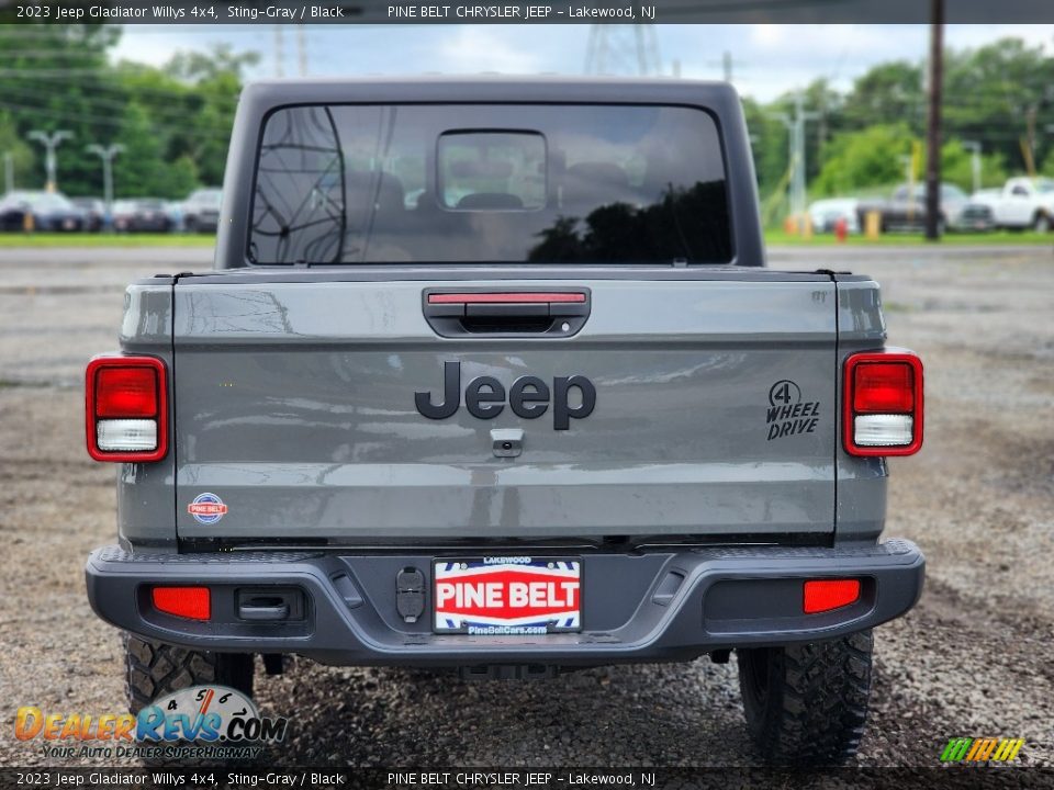 2023 Jeep Gladiator Willys 4x4 Sting-Gray / Black Photo #6