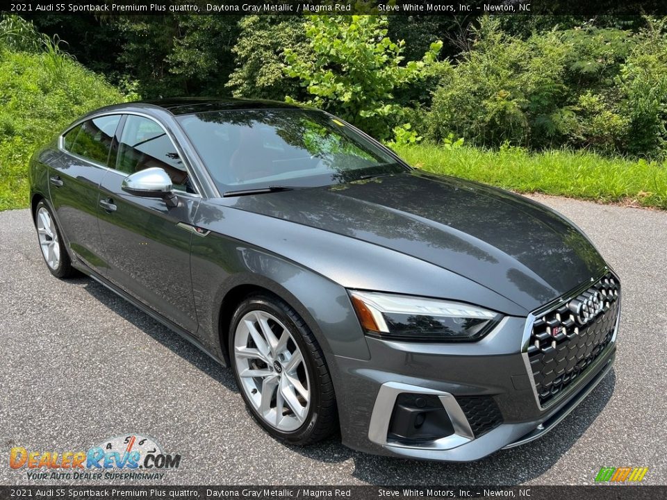 Front 3/4 View of 2021 Audi S5 Sportback Premium Plus quattro Photo #4