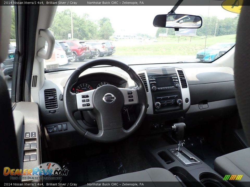 Dashboard of 2014 Nissan Xterra S 4x4 Photo #18