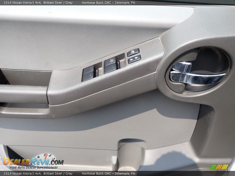 Door Panel of 2014 Nissan Xterra S 4x4 Photo #21