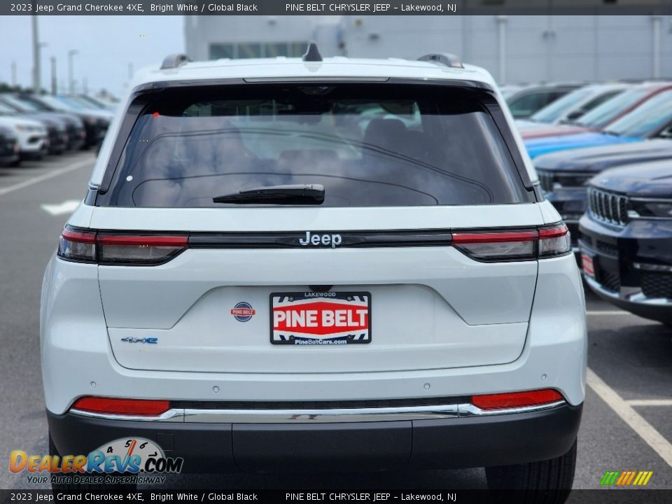 2023 Jeep Grand Cherokee 4XE Bright White / Global Black Photo #4