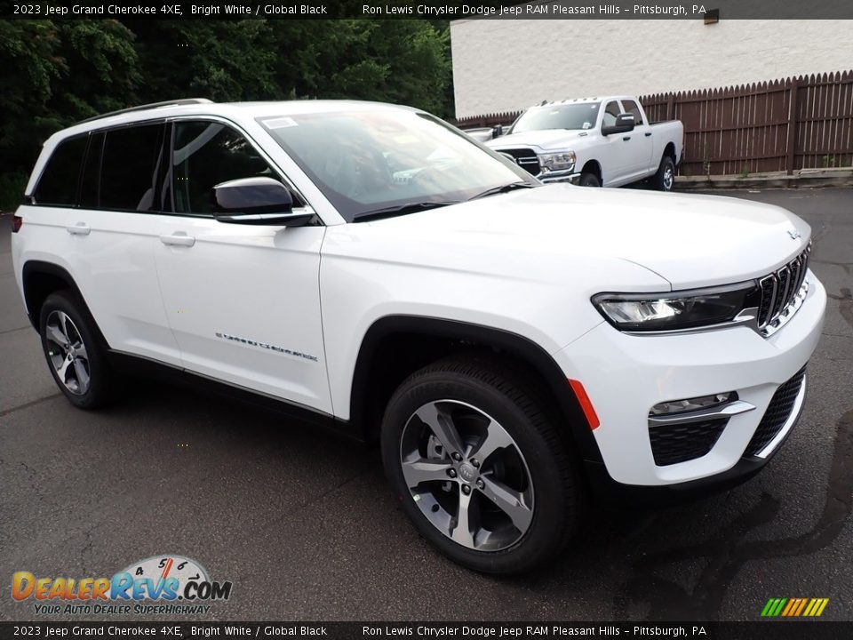 2023 Jeep Grand Cherokee 4XE Bright White / Global Black Photo #8