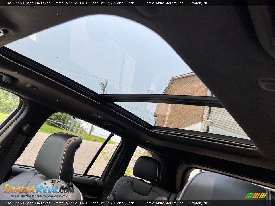 Sunroof of 2023 Jeep Grand Cherokee Summit Reserve 4WD Photo #36