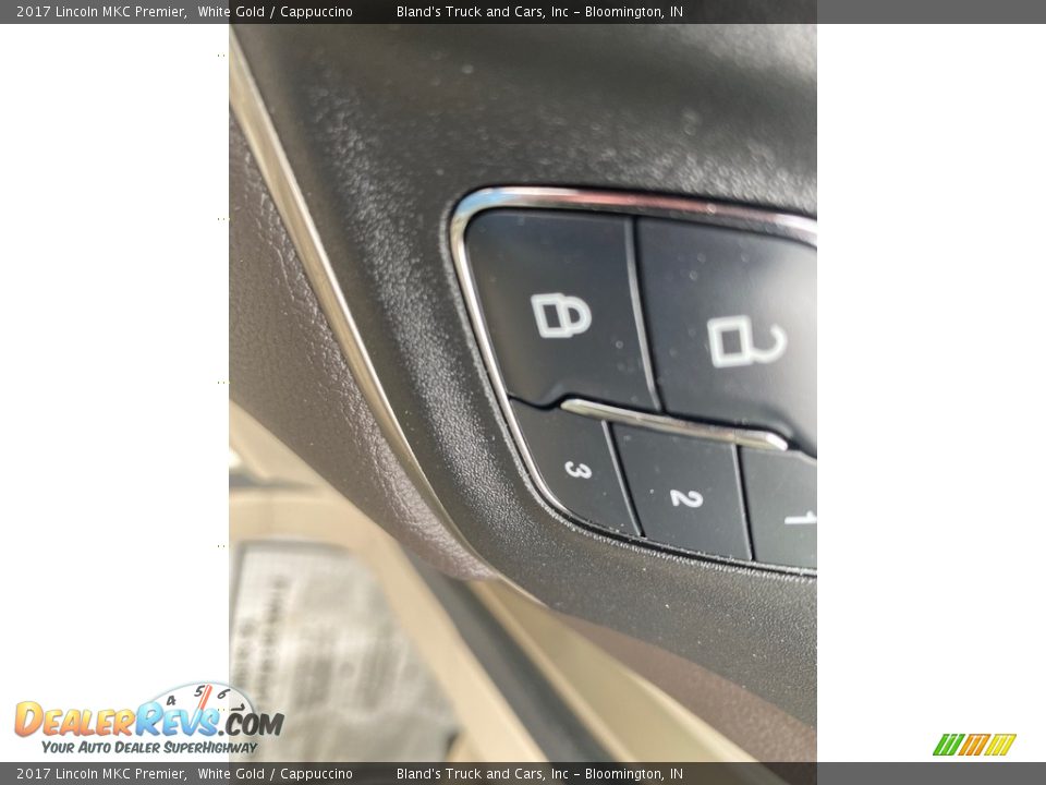 2017 Lincoln MKC Premier White Gold / Cappuccino Photo #25