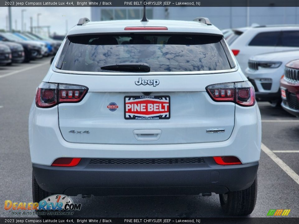 2023 Jeep Compass Latitude Lux 4x4 Bright White / Black Photo #6