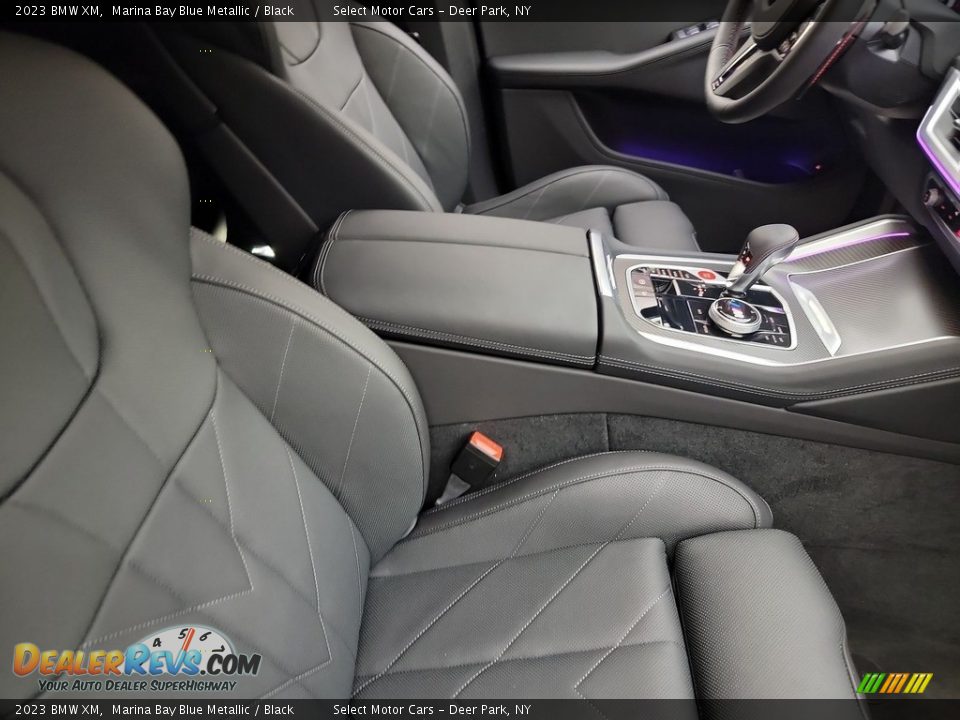 Front Seat of 2023 BMW XM  Photo #6