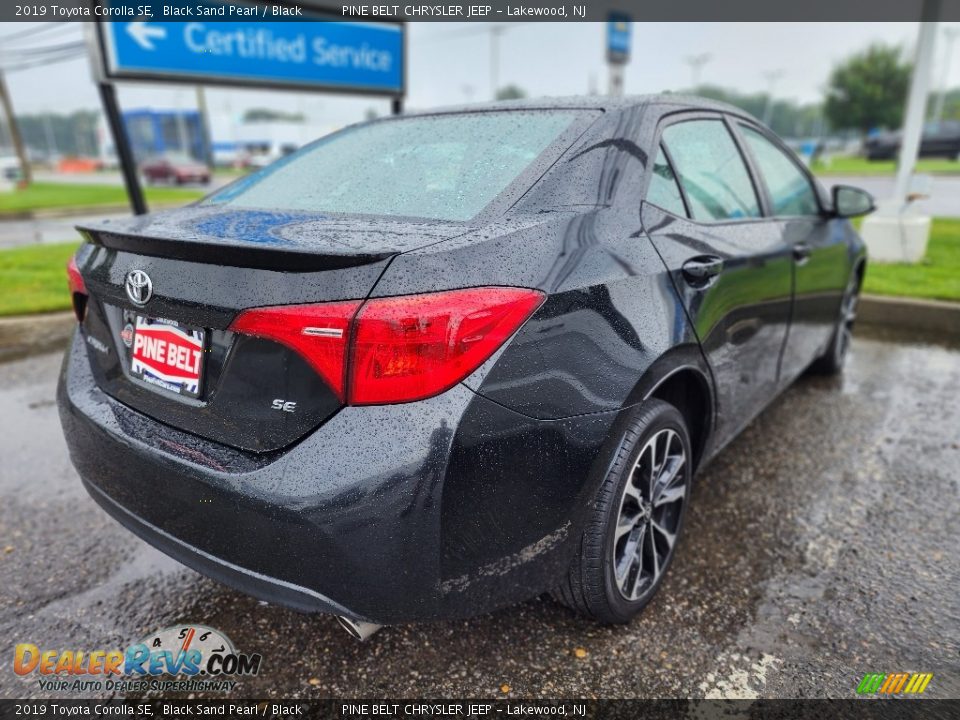 2019 Toyota Corolla SE Black Sand Pearl / Black Photo #3