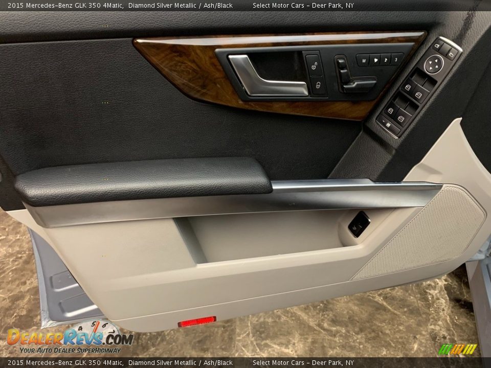 Door Panel of 2015 Mercedes-Benz GLK 350 4Matic Photo #17