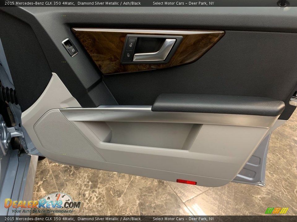 Door Panel of 2015 Mercedes-Benz GLK 350 4Matic Photo #18