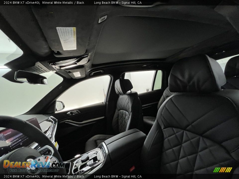 Front Seat of 2024 BMW X7 xDrive40i Photo #28