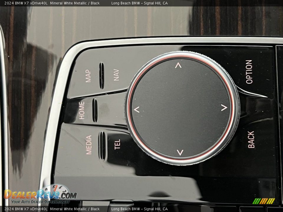 Controls of 2024 BMW X7 xDrive40i Photo #33