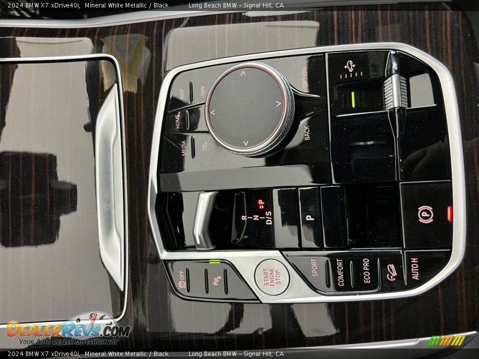 Controls of 2024 BMW X7 xDrive40i Photo #35