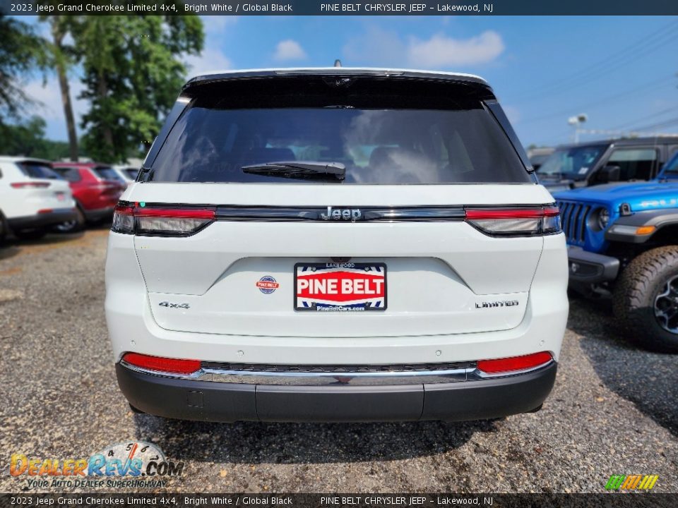 2023 Jeep Grand Cherokee Limited 4x4 Bright White / Global Black Photo #6