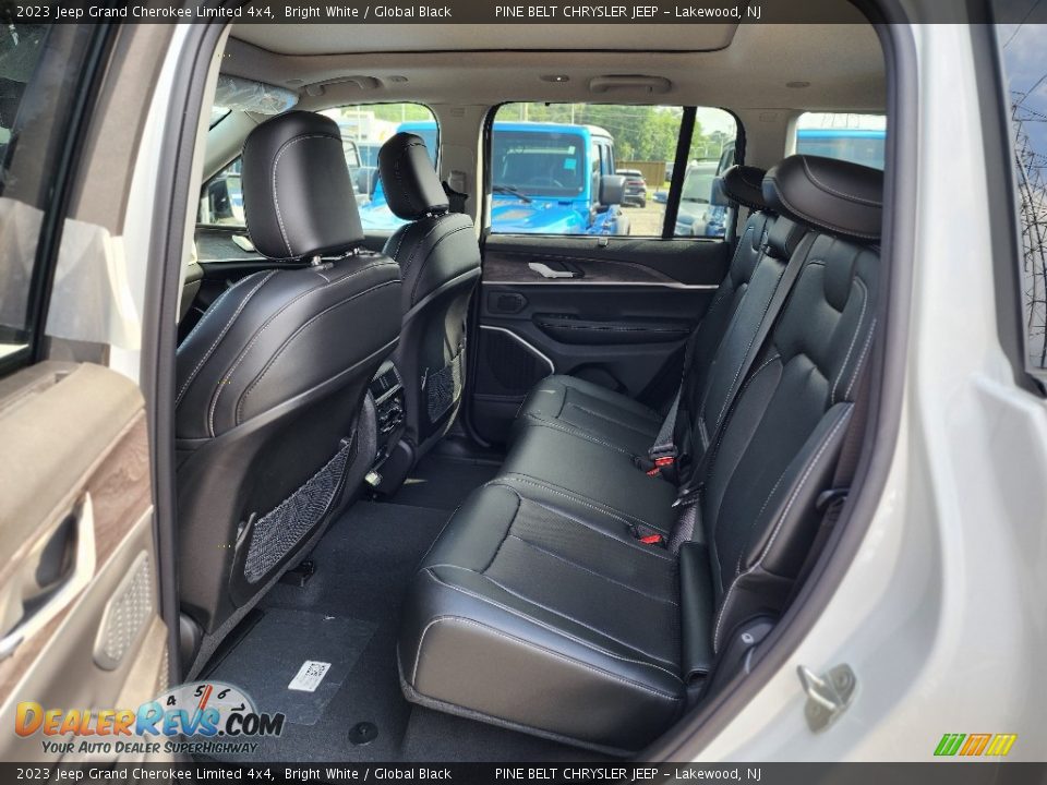2023 Jeep Grand Cherokee Limited 4x4 Bright White / Global Black Photo #7