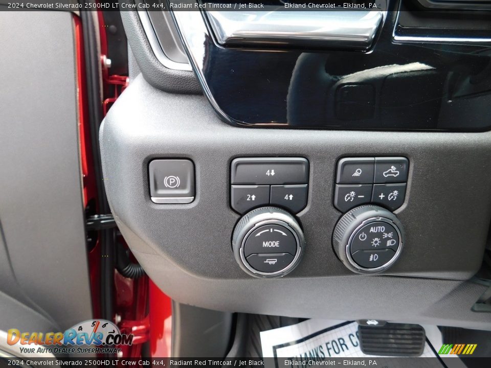 Controls of 2024 Chevrolet Silverado 2500HD LT Crew Cab 4x4 Photo #25