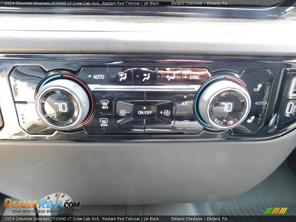 Controls of 2024 Chevrolet Silverado 2500HD LT Crew Cab 4x4 Photo #31