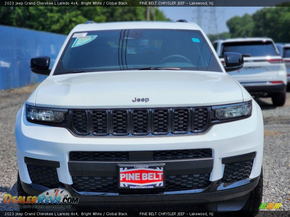 2023 Jeep Grand Cherokee L Laredo 4x4 Bright White / Global Black Photo #2