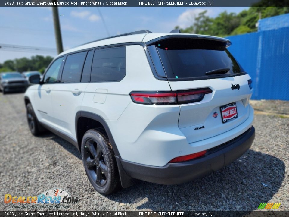 2023 Jeep Grand Cherokee L Laredo 4x4 Bright White / Global Black Photo #4