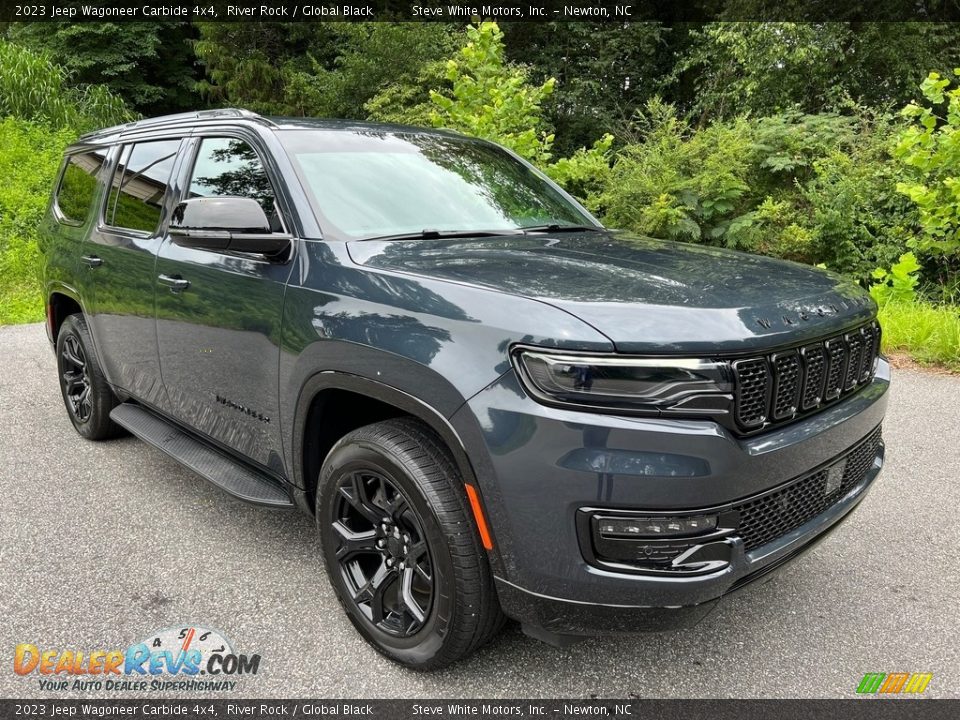 Front 3/4 View of 2023 Jeep Wagoneer Carbide 4x4 Photo #5