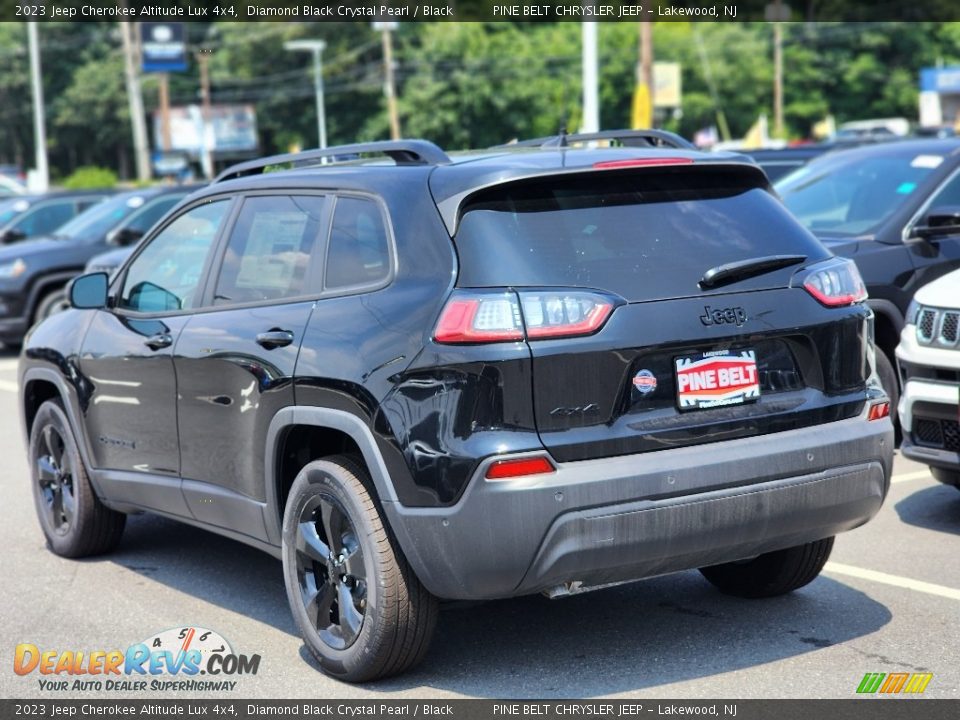 2023 Jeep Cherokee Altitude Lux 4x4 Diamond Black Crystal Pearl / Black Photo #4