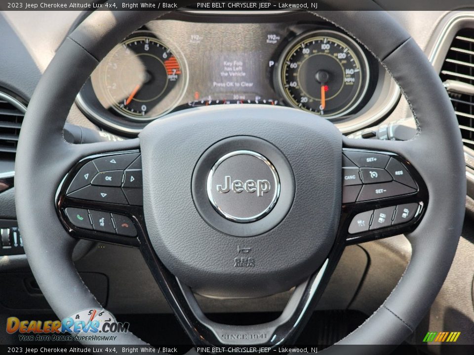 2023 Jeep Cherokee Altitude Lux 4x4 Bright White / Black Photo #12