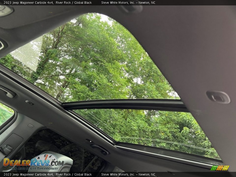 Sunroof of 2023 Jeep Wagoneer Carbide 4x4 Photo #35