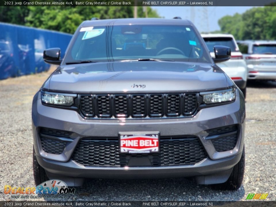 2023 Jeep Grand Cherokee Altitude 4x4 Baltic Gray Metallic / Global Black Photo #2