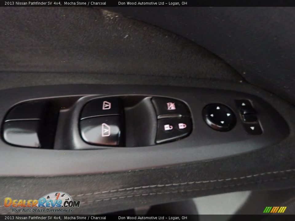 2013 Nissan Pathfinder SV 4x4 Mocha Stone / Charcoal Photo #12