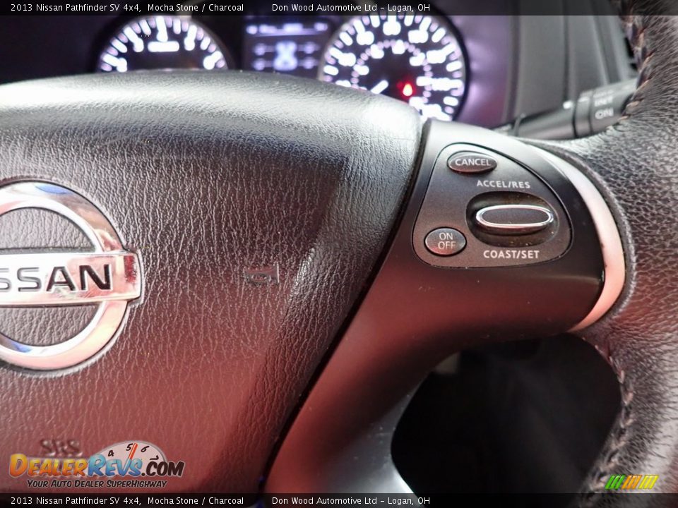 2013 Nissan Pathfinder SV 4x4 Mocha Stone / Charcoal Photo #16