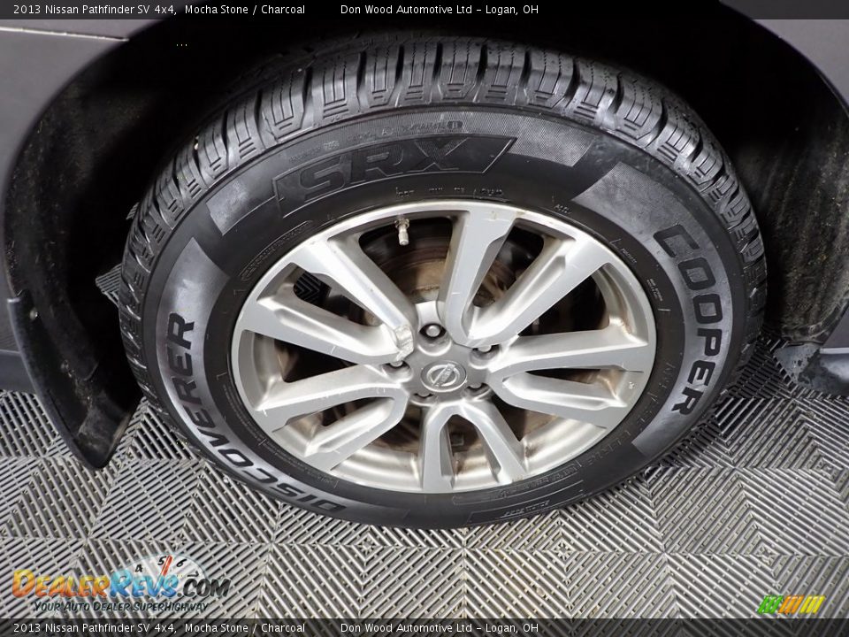 2013 Nissan Pathfinder SV 4x4 Mocha Stone / Charcoal Photo #31