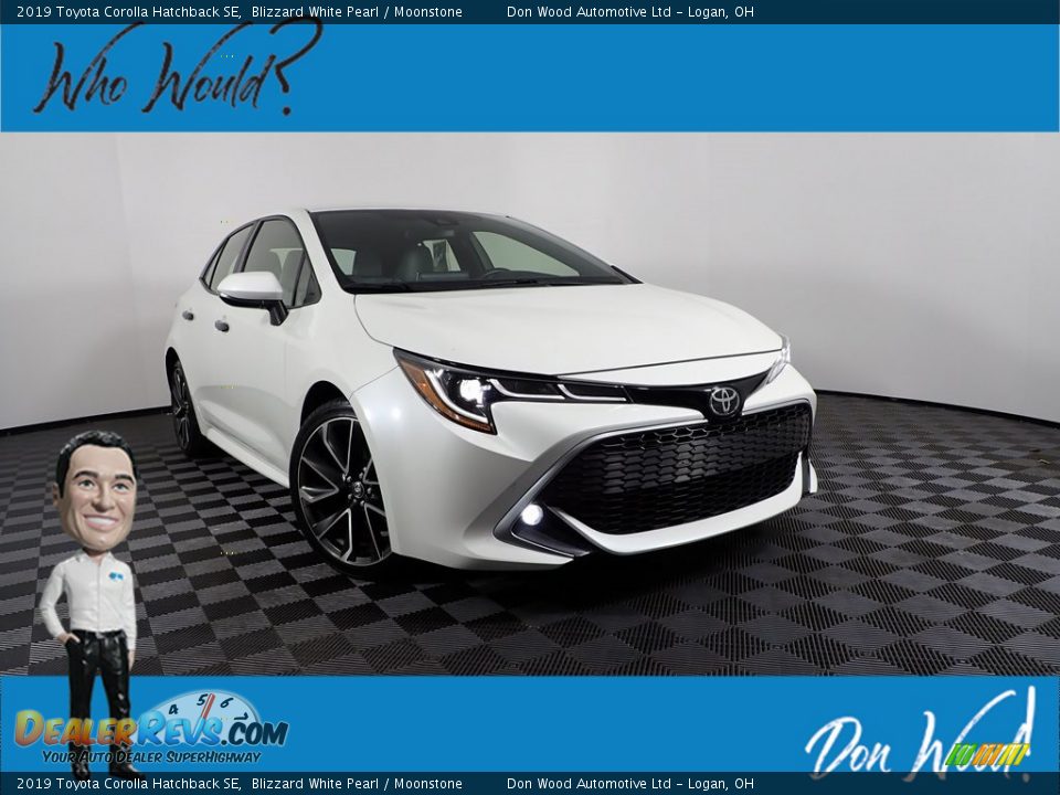 2019 Toyota Corolla Hatchback SE Blizzard White Pearl / Moonstone Photo #1