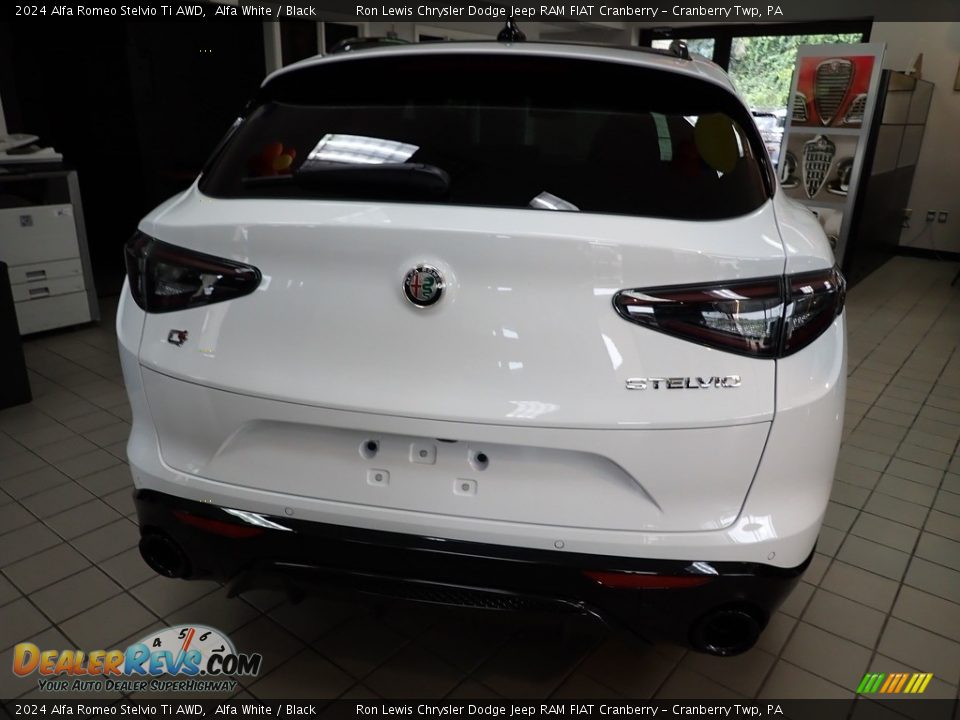 2024 Alfa Romeo Stelvio Ti AWD Alfa White / Black Photo #5