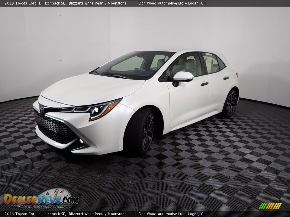 2019 Toyota Corolla Hatchback SE Blizzard White Pearl / Moonstone Photo #6