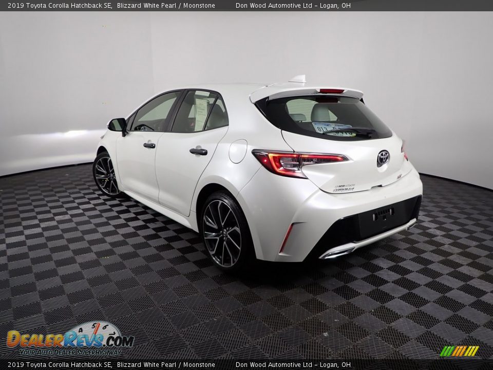 2019 Toyota Corolla Hatchback SE Blizzard White Pearl / Moonstone Photo #7