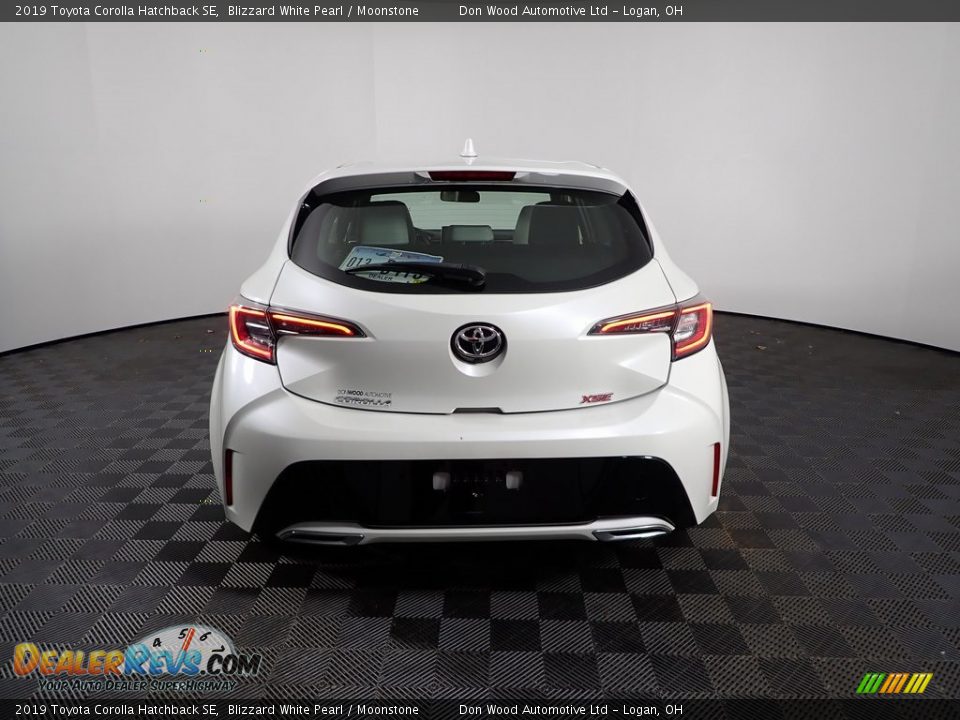 2019 Toyota Corolla Hatchback SE Blizzard White Pearl / Moonstone Photo #8