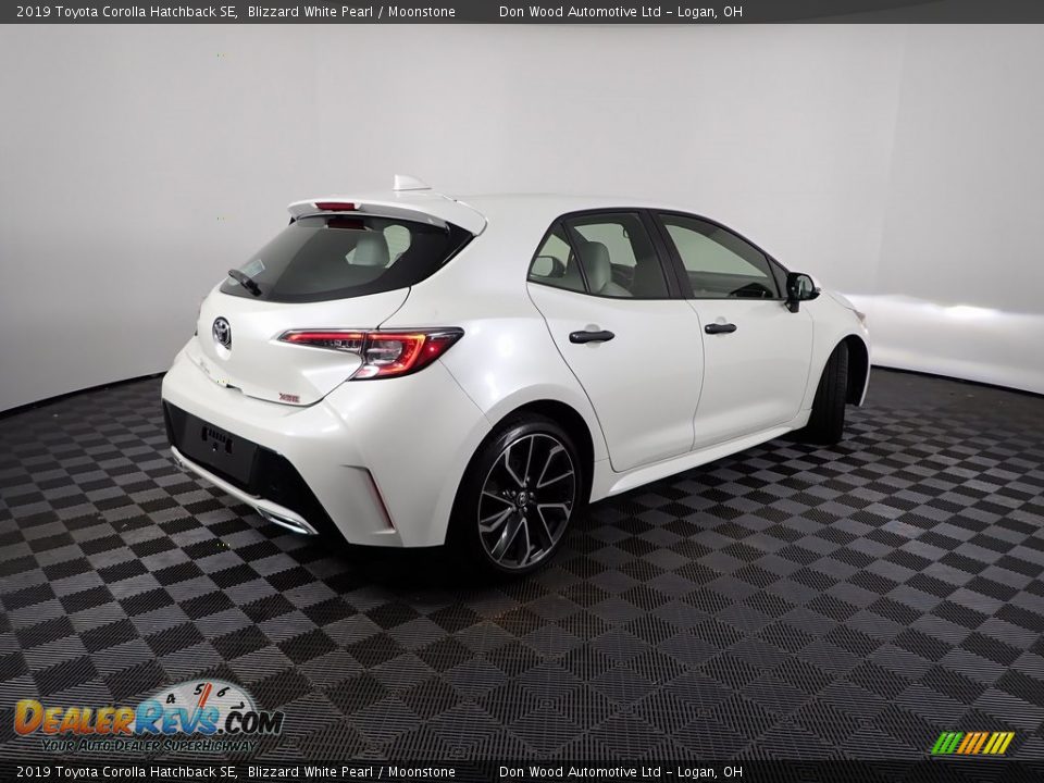 2019 Toyota Corolla Hatchback SE Blizzard White Pearl / Moonstone Photo #11