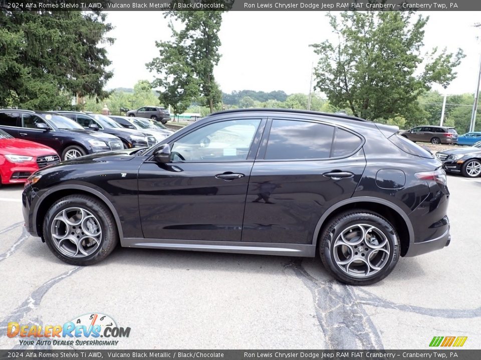 2024 Alfa Romeo Stelvio Ti AWD Vulcano Black Metallic / Black/Chocolate Photo #2