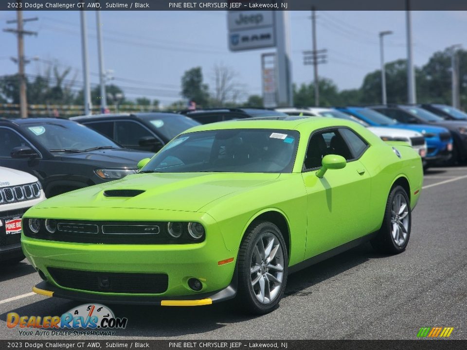 Front 3/4 View of 2023 Dodge Challenger GT AWD Photo #1