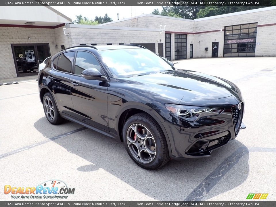 Front 3/4 View of 2024 Alfa Romeo Stelvio Sprint AWD Photo #7