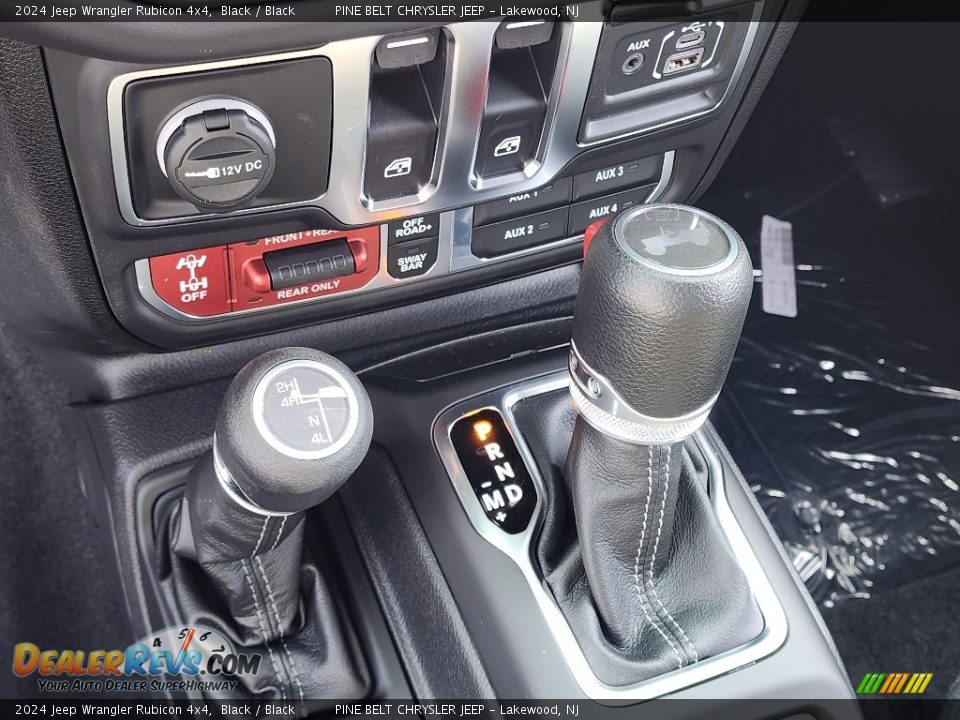 2024 Jeep Wrangler Rubicon 4x4 Shifter Photo #13